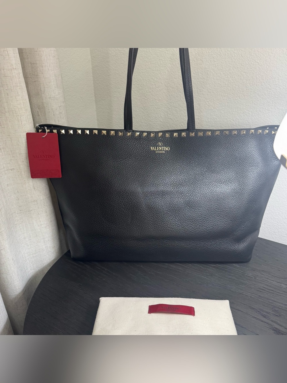 Valentino Garavani Rockstud Classic Leather Tote Black